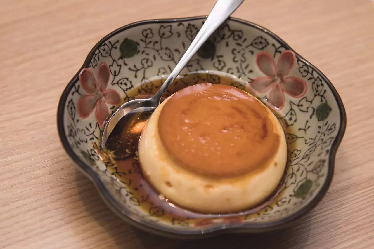 连曼殊都要去请教的日料教父，在捧红了杭州顶级日料后，竟然独自在解放路开了家亲民的料理小馆……