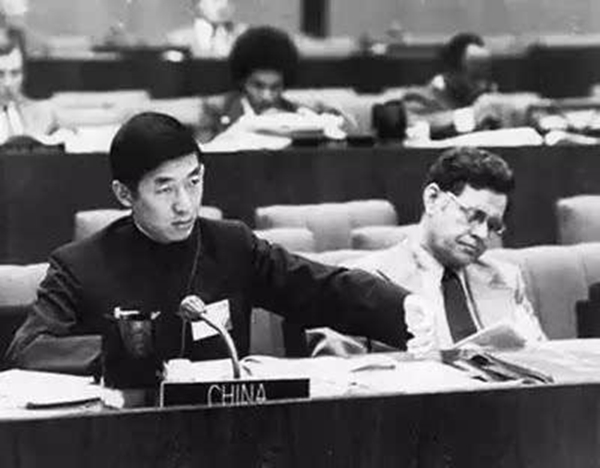 中评独家专访：施燕华回忆爱人吴建民