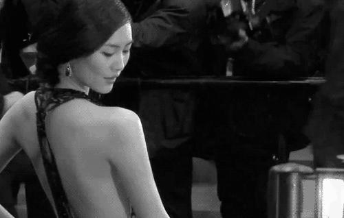 不会画妆容和会化妆的对比,新手有没有必要画腮红