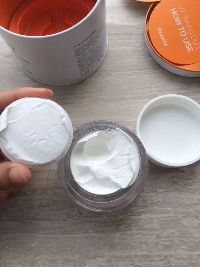 韩国进口素颜霜v7,珂莱欧素颜霜和v7素颜霜