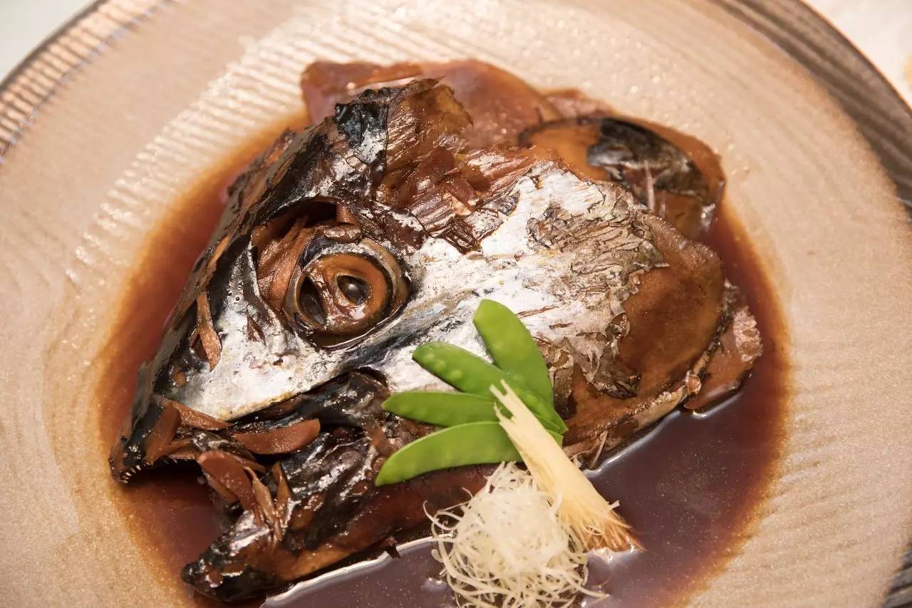 连曼殊都要去请教的日料教父，在捧红了杭州顶级日料后，竟然独自在解放路开了家亲民的料理小馆……