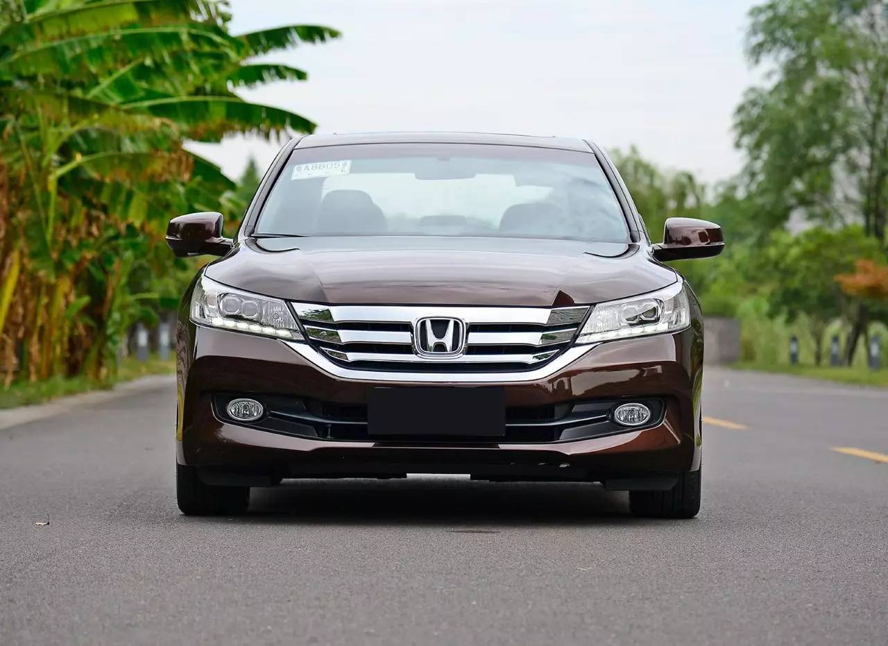 雅阁和凯美瑞到底哪个更值得入手,雅阁2022新款和凯美瑞哪个好