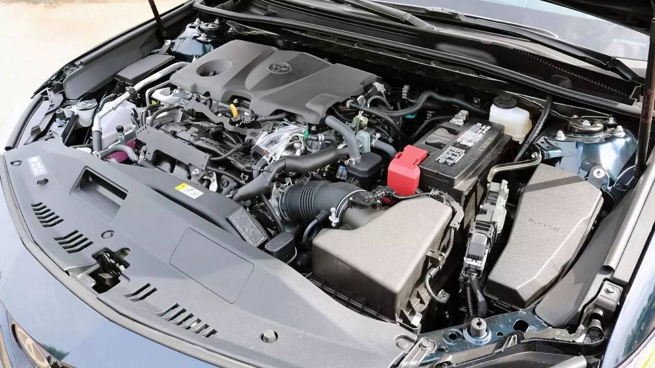 雅阁和凯美瑞到底哪个更值得入手,雅阁2022新款和凯美瑞哪个好