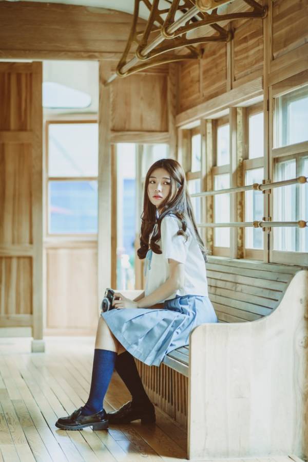 你为什么穿jk制服,我们为什么穿校服