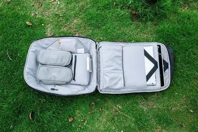 极客官舍丨我曾以为我的意中人不会是程序员，直到有一天他背上了它