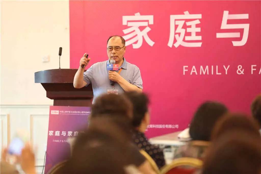 碰撞与融合为主题,思想的碰撞与融合经典事例