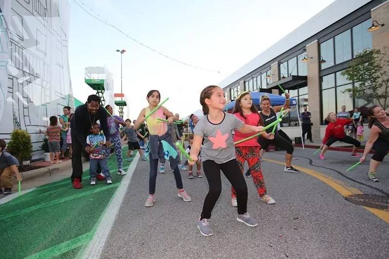 逛美国购物中心,美国购物中心漫步