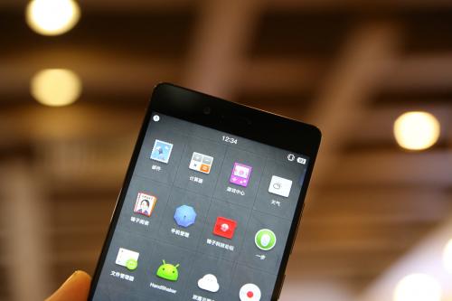 锤子坚果pro手机上手测评,锤子手机坚果pro2开箱评测