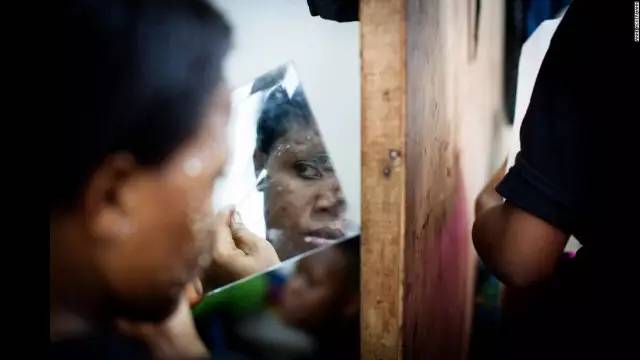 “我想变白，这样就会有更多男人来追我”