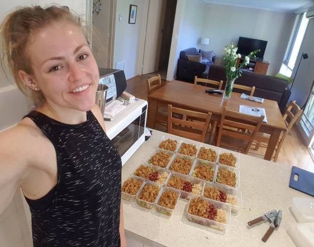 从132斤美女减肥到80斤,减肥成功后逆袭变网红