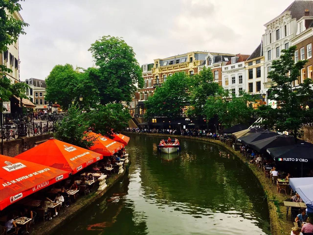 坐火车游欧洲视频,坐着火车游英国