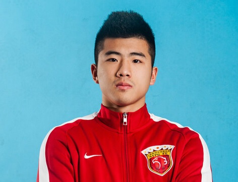 上港李圣龙唱歌视频,上海上港李圣龙图片