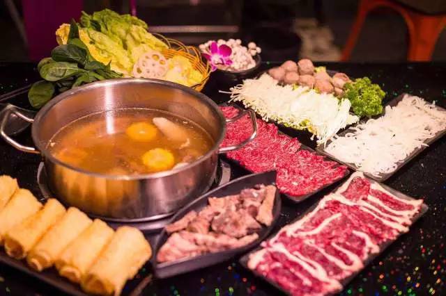 歪？别的小朋友都去吃好吃的了，你啥时候带我去啊？