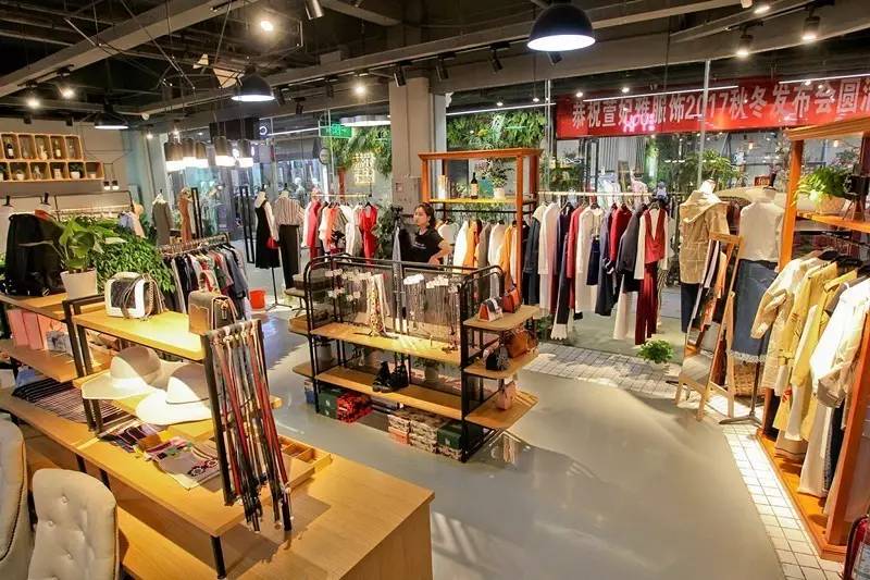 郑州服装市场主题街改造潮：有商户放言4个月营收4000万