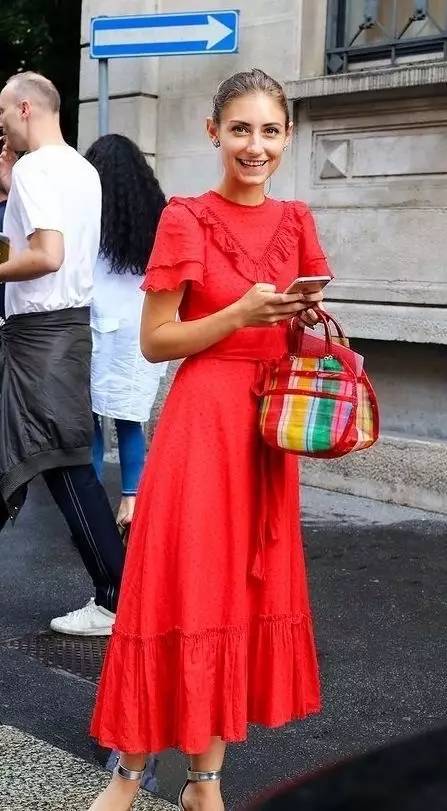 2017秋天流行什么颜色,今年秋天流行穿高级大地色