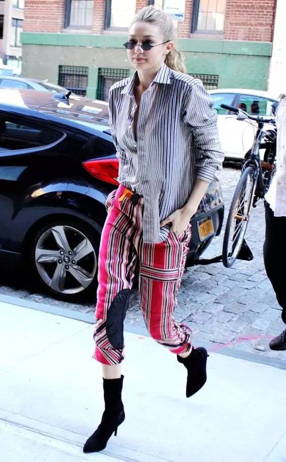 早春上新时髦又洋气的靴子,这个秋天最流行的马丁靴