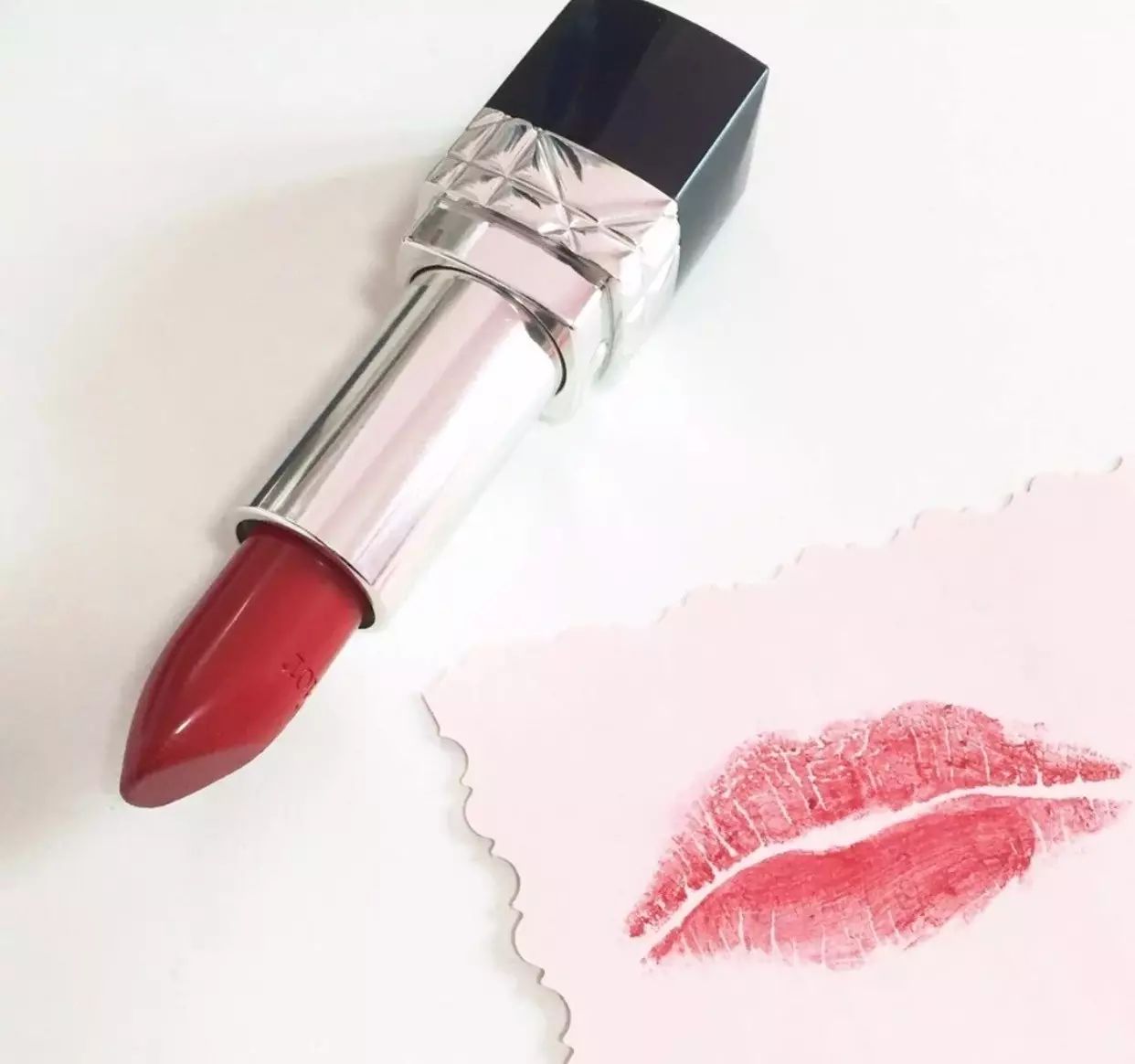 昨天，这张图片在日本化妆品界内转疯了！果然是揭露业内真相！