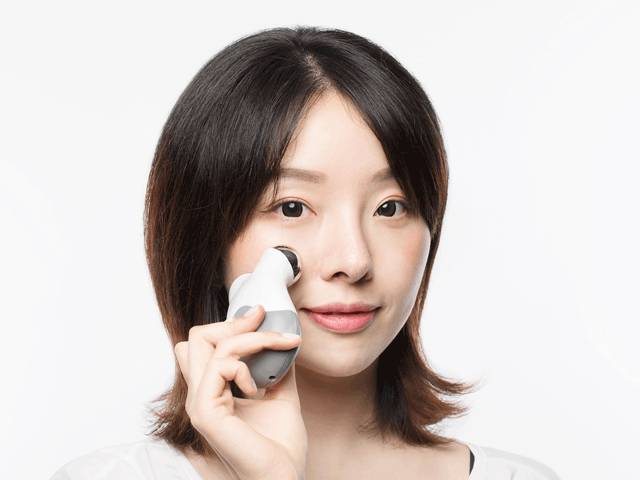 恋物志｜世界顶尖超模在婚礼前，就是用它快速瘦脸、抚平法令纹