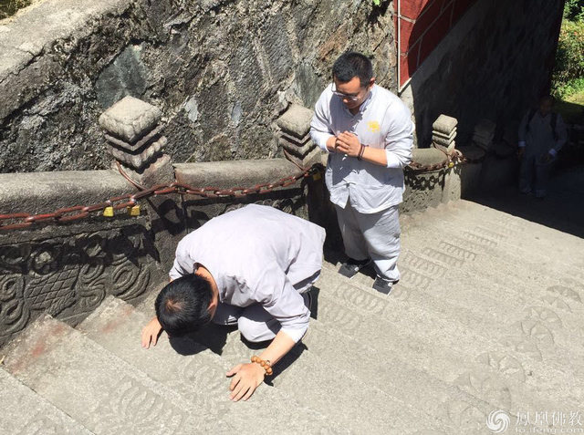 徒步登九华山,九华山徒步朝拜攻略视频