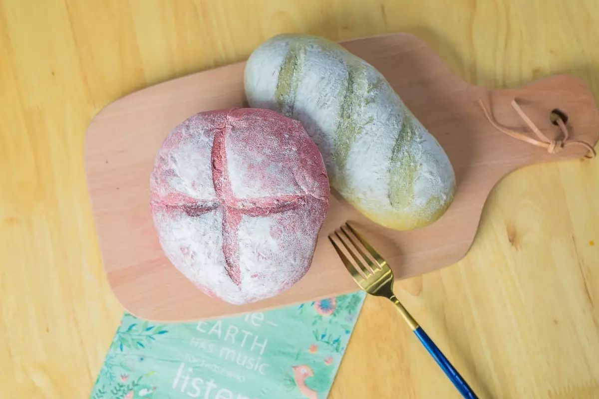 城西悄悄开了一家脑洞大开的烘焙店，辣味千层，魔方蛋糕，桃胶枸杞月饼……不输哈利·波特的糖果屋啊