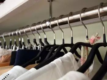 衣架选不好,你的贵衣服都毁了!