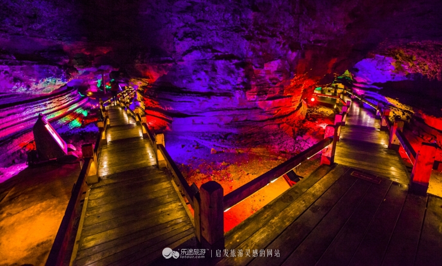 镜泊湖火山口免费景点,探秘火山