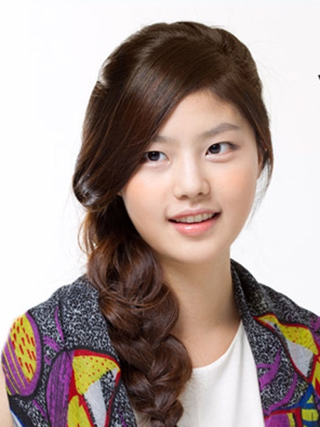 韩式发型扎法慵懒秋冬显脸小,韩式发型扎法步骤教程