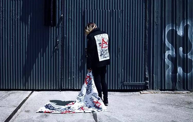 GD的个人标记竟然隐藏着这种神秘含义|潮牌中出现的*动反**符号大揭发！