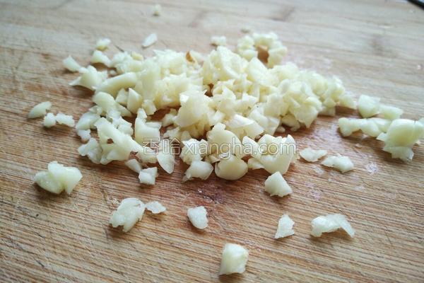 炒豆角不变色的小诀窍,炒豆角不变色的做法窍门