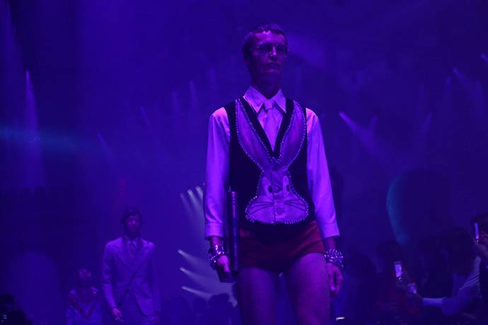 李宇春：Gucci 秀场可不只我一个「中国娃娃」｜时装周