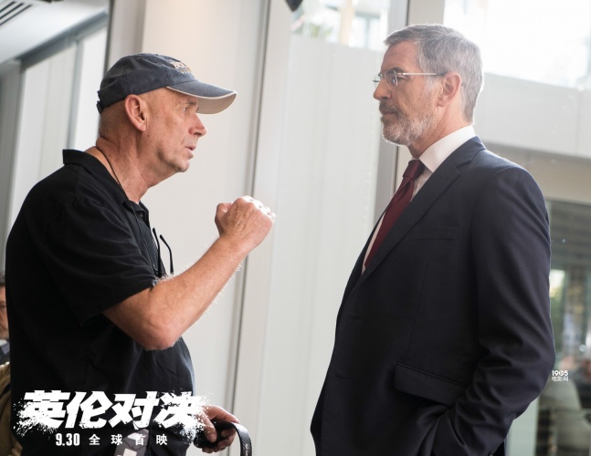 成龙变成英伦范儿,成龙英伦对决让国外媒体赞不绝口