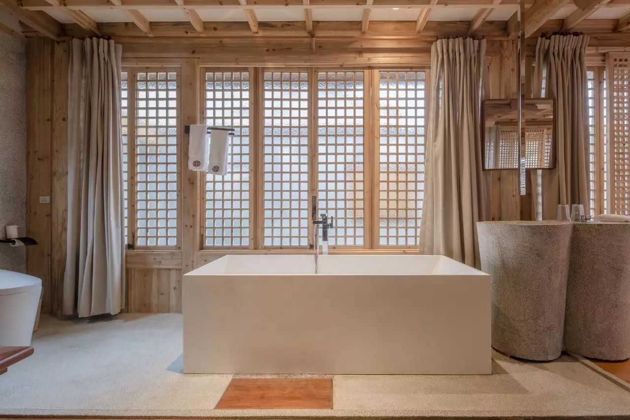 你绝对想不到，在一个唐朝古镇里，藏着大师王灏操刀的纯木客舍！