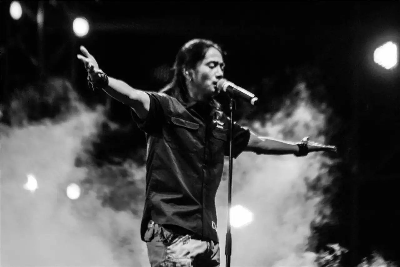 摇滚歌手高旗巅峰照片,摇滚歌手高旗访谈视频