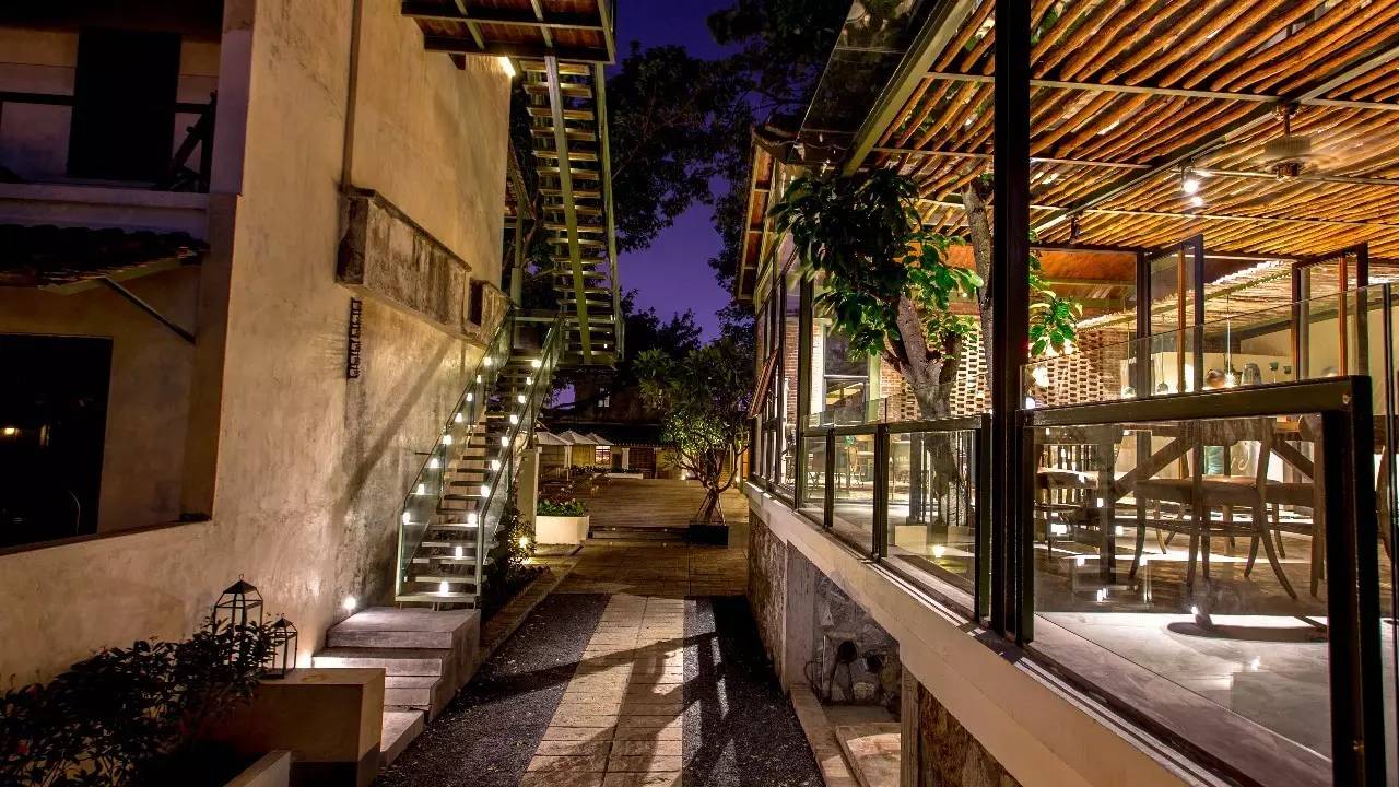 70后文艺大叔跑到这个“会吃福建人”的城市，用花砖、雪茄和伏特加，把废弃的修船厂变成最会撩妹的床