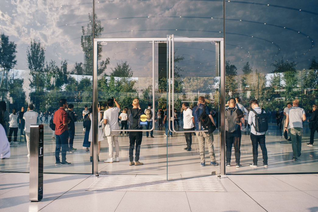 乔布斯剧院的首次发布会,苹果乔布斯礼堂发布会