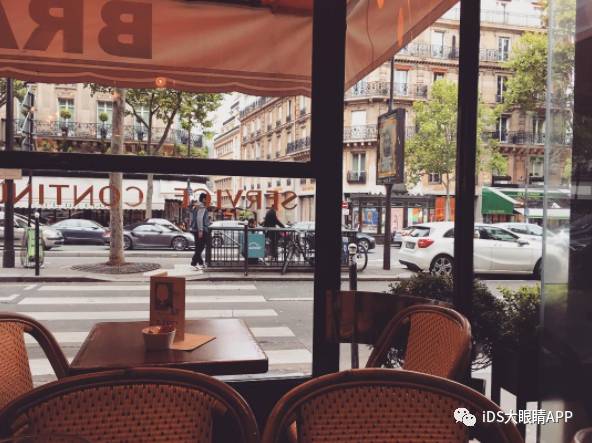 想偶遇赵丽颖吗？在巴黎时装周，她一定会去这十家咖啡馆！