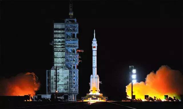 额济纳胡杨林10月份旅游攻略,额济纳旗旅游住宿