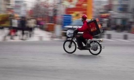 “不等吃到嘴里,看着就让人眼馋”