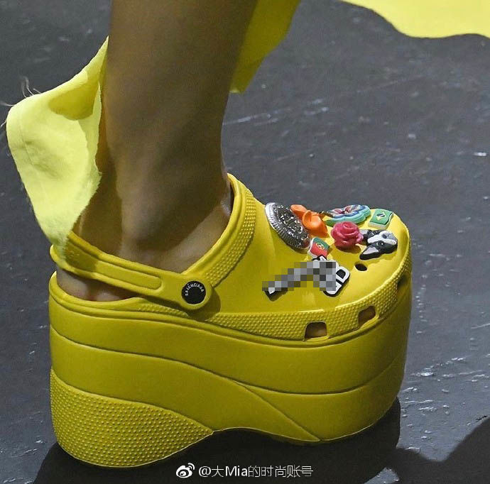 一个圆环钥匙串卖7500！原来看门大爷一直走在时尚的尖端……