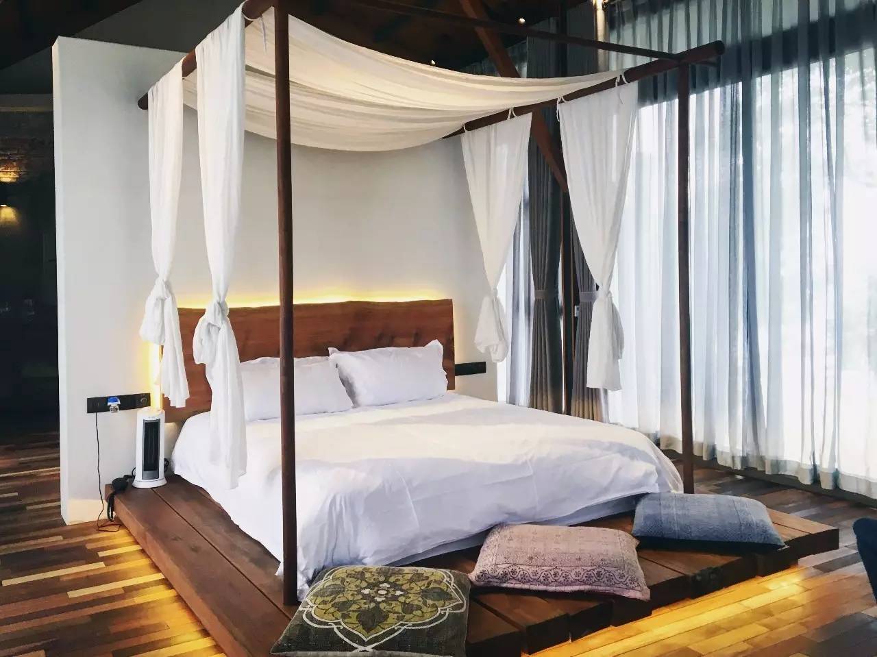 70后文艺大叔跑到这个“会吃福建人”的城市，用花砖、雪茄和伏特加，把废弃的修船厂变成最会撩妹的床