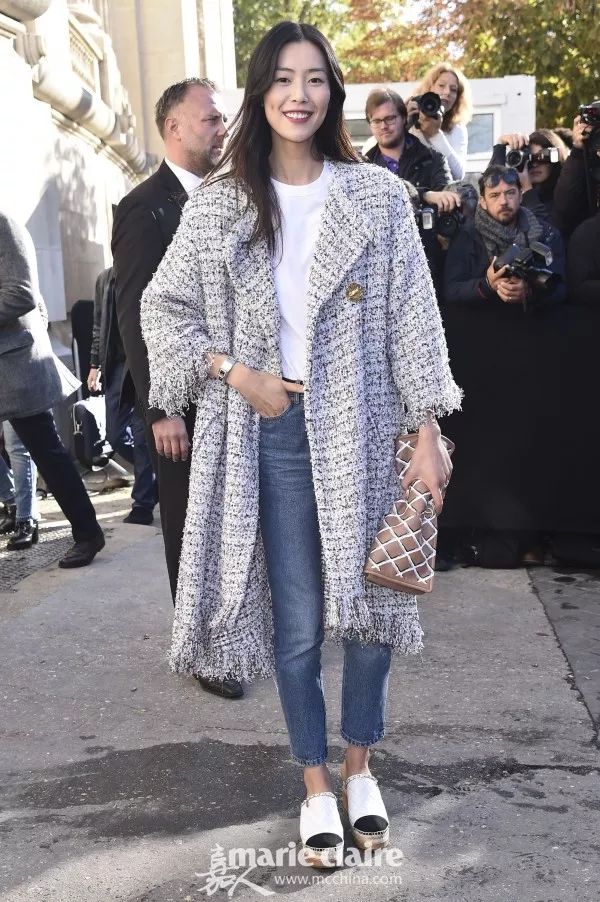 跟GD和表姐来到香奈儿“水帘洞”，看完我开始期待下雨天！