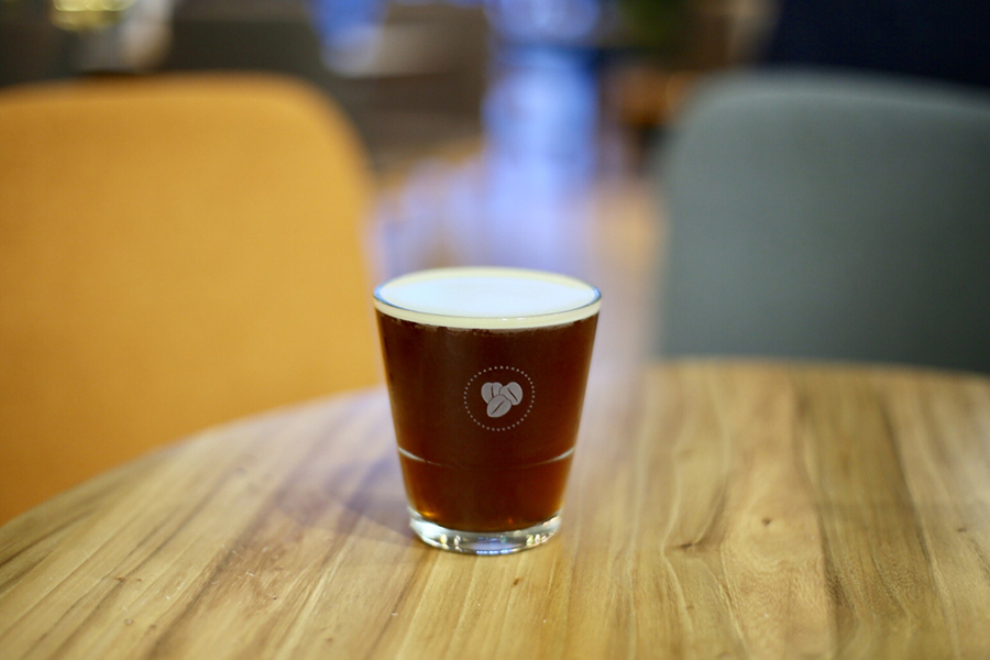 COSTA出了氮气冷萃咖啡，我们在上海和成都都体验了一下