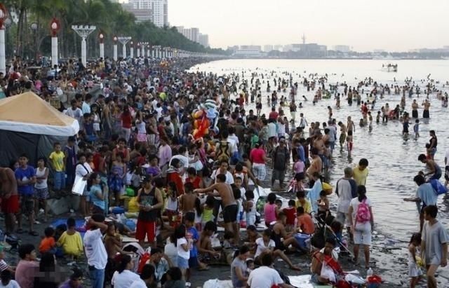 我早说过，国庆期间只有单位人少又便宜