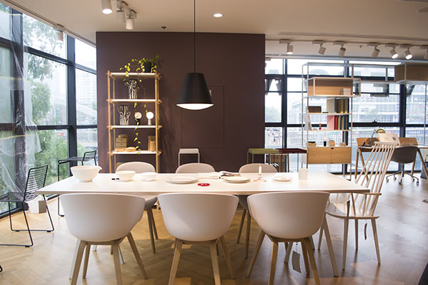 我们逛了逛HAY在北京的体验店，没想到长这样