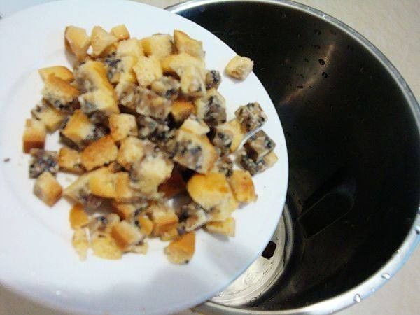 月饼吃不完怎么办,月饼吃不完怎么做桃酥