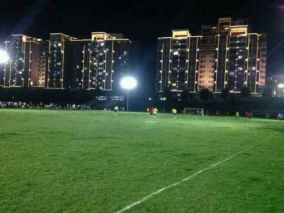 如何从一些踢球的细节看出球员的水平？