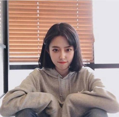 显脸小发型女2021流行发型,40-50岁脸大脖子短发型显脸小的