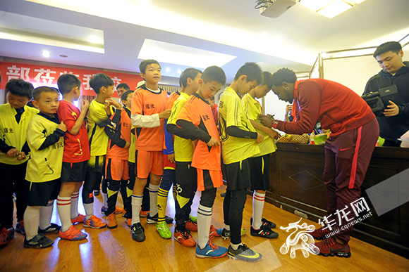 褰撲唬鍔涘竼瓒崇悆闃熷憳,鍔涘竼瓒崇悆闃熷憳璐瑰皵鍗楀