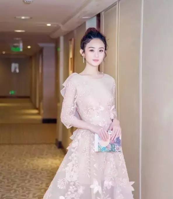 好看减龄的半丸子头,好看显蓬松的丸子头