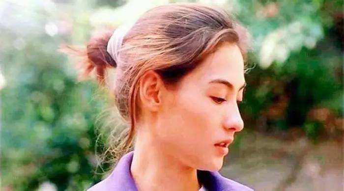 好看减龄的半丸子头,好看显蓬松的丸子头